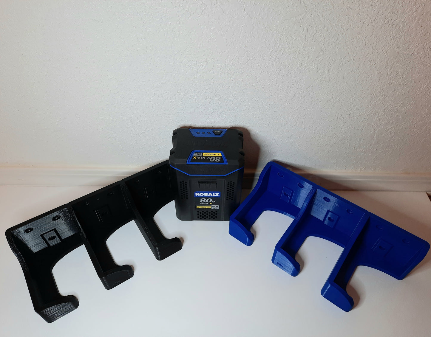 Triple mount for a Kobalt 80v Battery